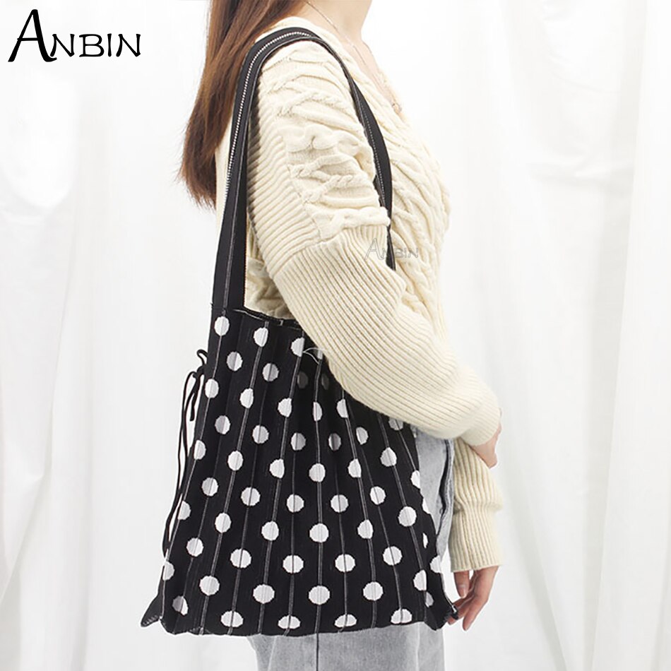 Vrouwen Polka Dot Geplooide Zak Gevouwen Contrast Kleur Wollen Gebreide Vrouwelijke Mode Schouder Handtas Orgel Grote Capaciteit Shopping Tote