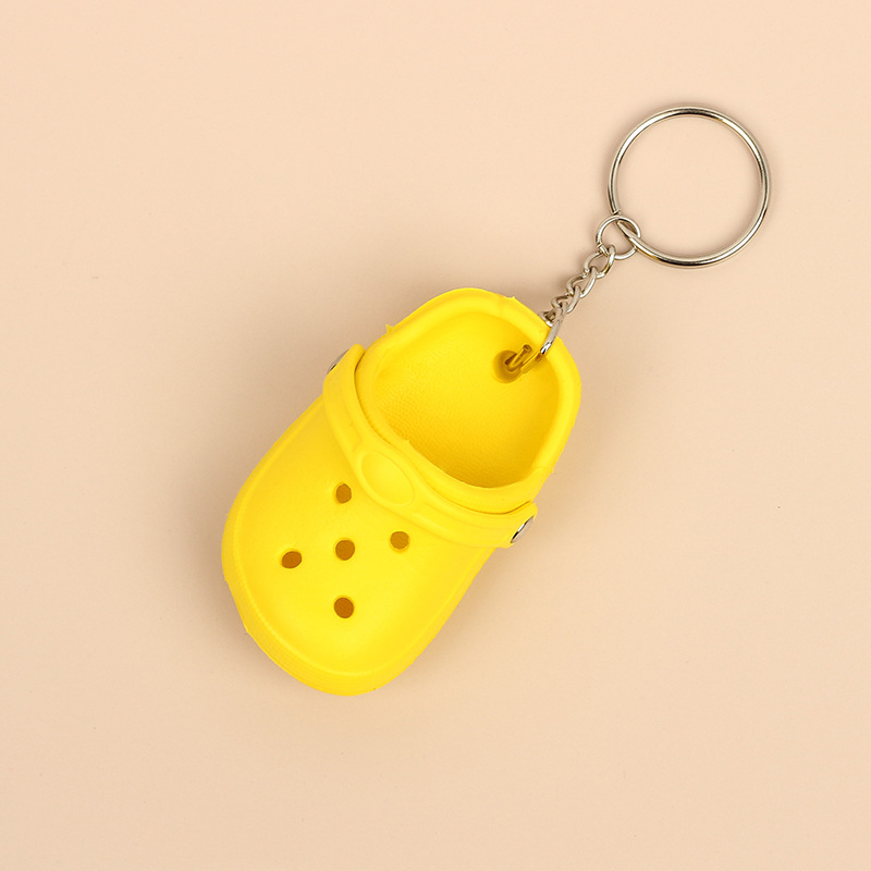 3D Silikon Slipper Sandale Schlüsselanhänger EVA Mini See Hausschuhe Schlüsselanhänger für Frauen Männer DIY Rucksack Dekoration: Gelb