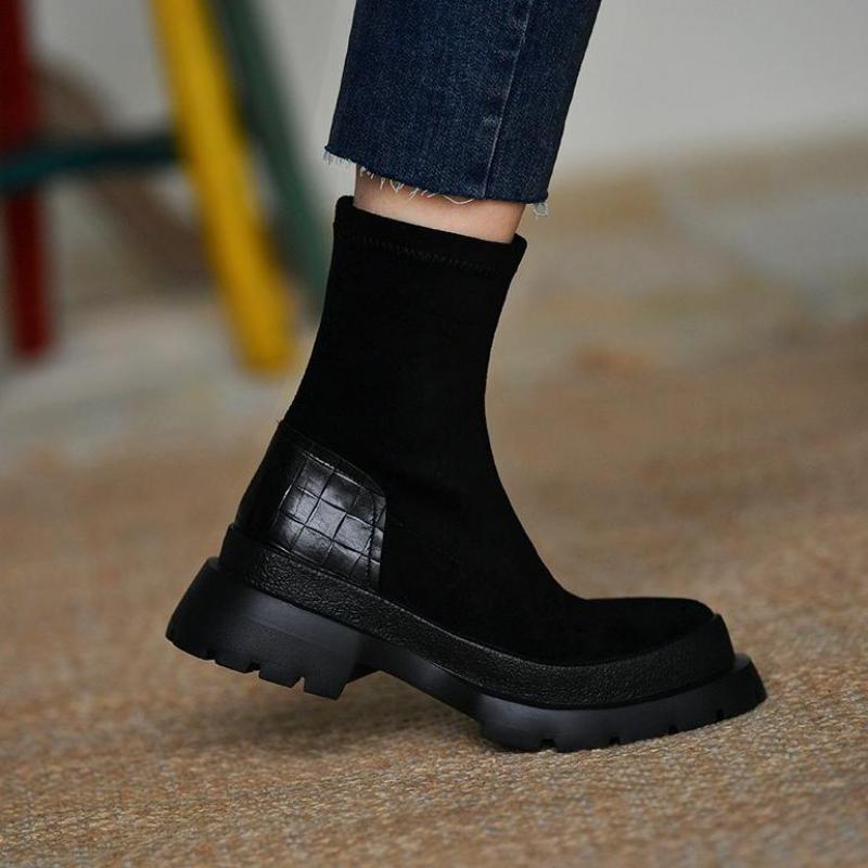 Nova moda feminina deslizamento em salto baixo costura rebanho plataforma botas femininas casual estilo confortável sapatos pretos botas mujer