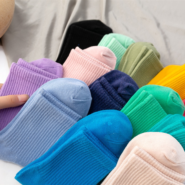 Damensocken aus 100er Baumwolle, modischer Trend, einfarbige Damensocken, Damensocken aus reiner Baumwolle, fröhliche Mädchensocken, kurze Besatzung-Söckchen