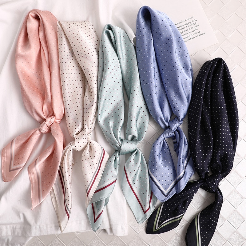 Pricktryckt halsduk siden satin hårscarf för kvinnor små sjalar hårscarfs dam 70*70cm fyrkantiga väskor halsdukar för damer