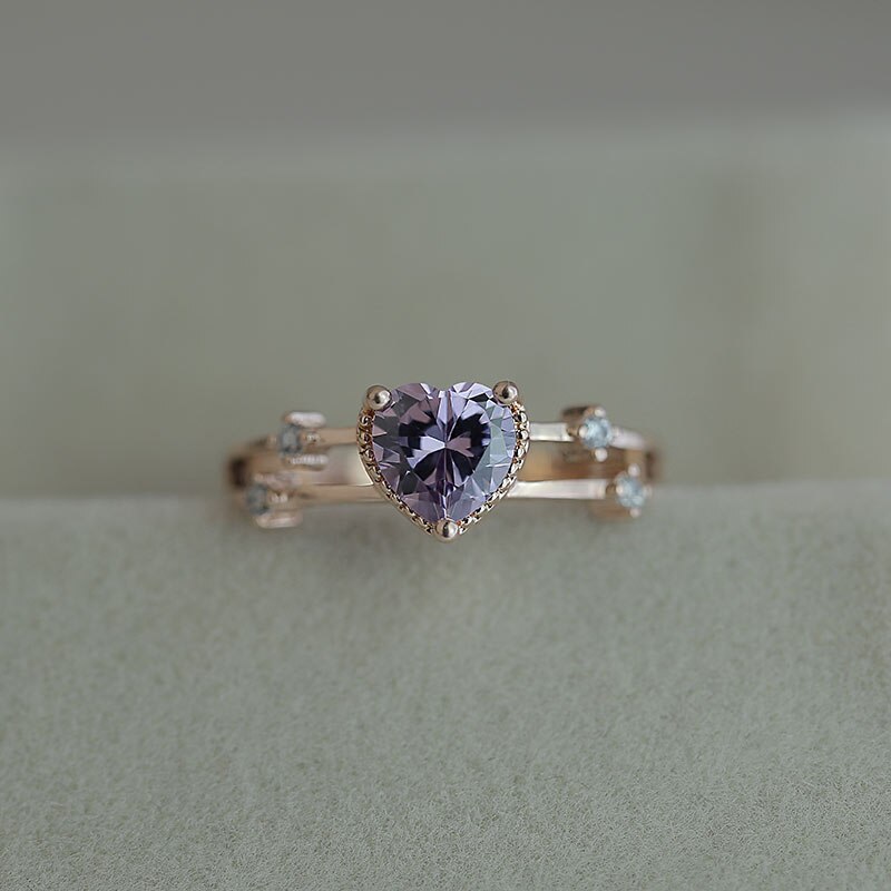 Huitan romantische aanzoek sieraden ringen voor vrouwen met felpaarse hartvormige cz steen verlovingsring in roségoudkleur