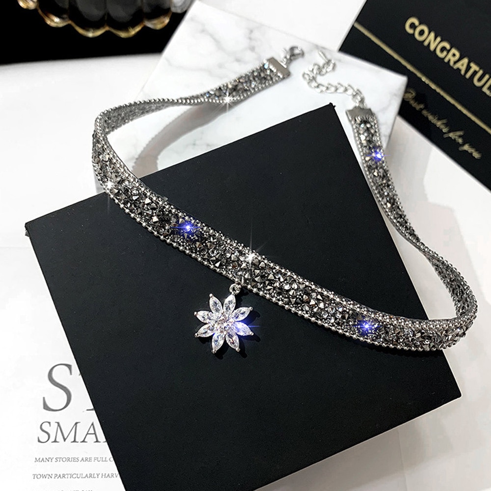 Collier ras du cou en cristal pour femmes, chaîne de clavicule, pendentif fleur de glace, chaîne en métal réglable à paillettes, bijoux ras du cou Chic