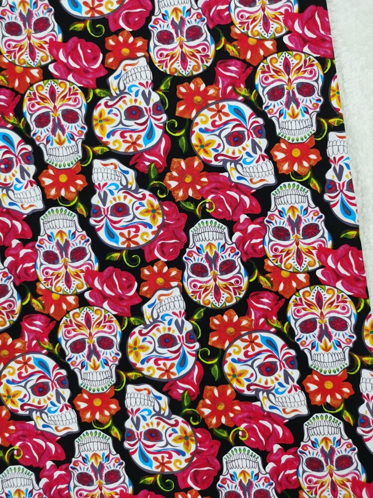 Tela de algodón con estampado de calavera y flores, tejido de 110cm X 50cm con estampado de calaveras y flores, Material de costura acolchado, bricolaje, viaPhil, para el hogar