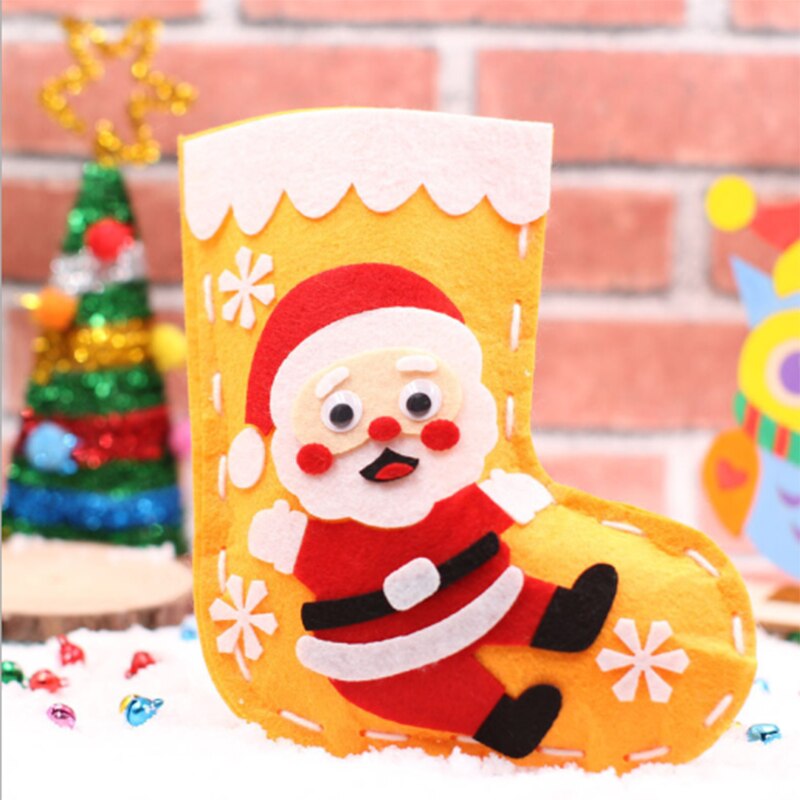 Kinderen Maken Hun Eigen Kerst Kousen, In Een Verscheidenheid Van Kleuren, En Vertel Ons Welke Kleur Je Wilt