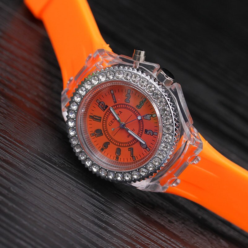 Damklänningar klocka silikon led självlysande kvinnor män sportarmbandsur 7 färger flash quartz klockor relogios masculino: Orange