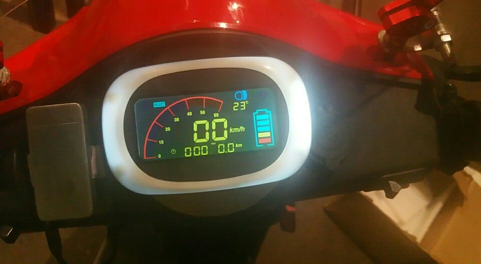 Elcykel hastighetsmätare lcd-display 36 v 48 v 60 v 72 v 80 v 84 v 96v+ hastighets-/batterinivåindikator+ blinkers färgad vit skärm