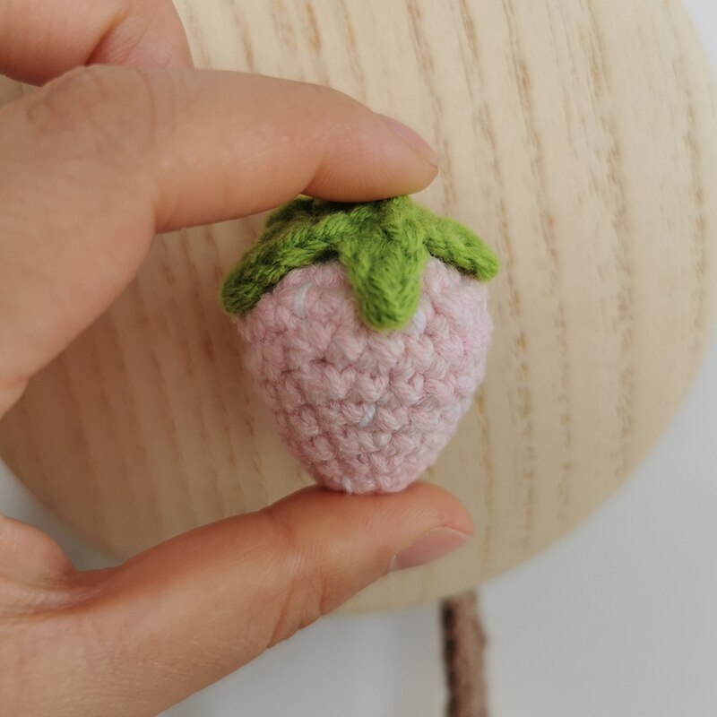 Leuke Cartoon Gebreide Accessoires Diy Accessoire Hand Gehaakte Baby Baby Speelgoed Doek Hoed Decoraties Wortel Aardbei Beer: Pink Strawberry