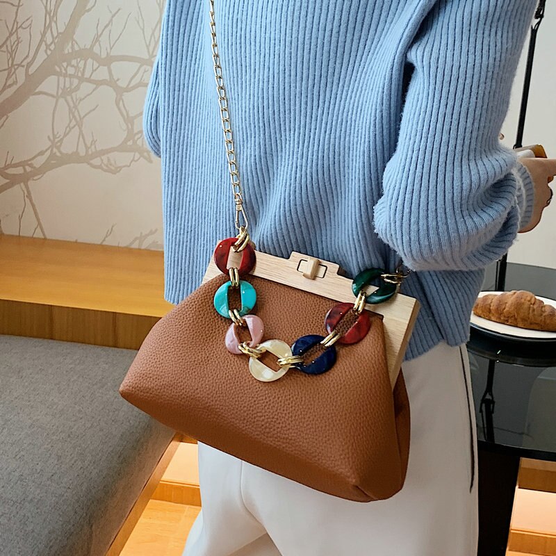 Bolso de hombro con Clip de madera para mujer, bandolera pequeña de cuero mate de lujo con cadena acrílica