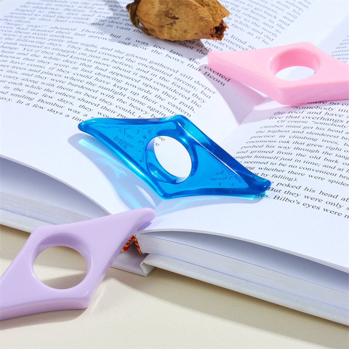 Acrylic Thumb Press Bookmarks for Reading Portable Thumb Book Support Book Expander School Supply Reading Aid Book Page Holder