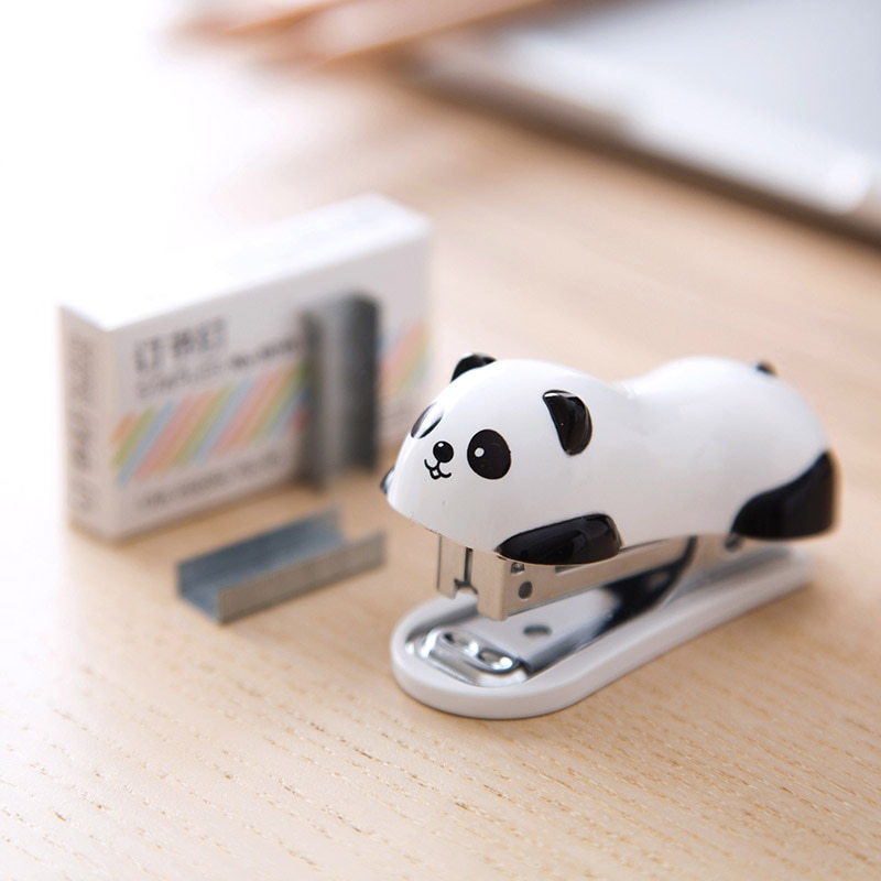 Deli Leuke Cartoon Panda Mini Nietmachine Met Nietjes Draagbare Student Briefpapier Nietmachine Papier Nietmachine Mini Kawaii Accessoires