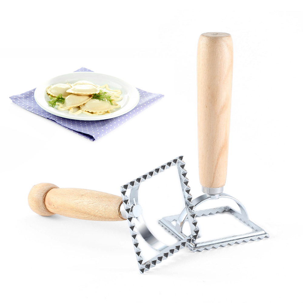 Klassisk italiensk firkantet pastaskærer køkken pastaformværktøj ravioli stempelskærer med strandhåndtag af træ
