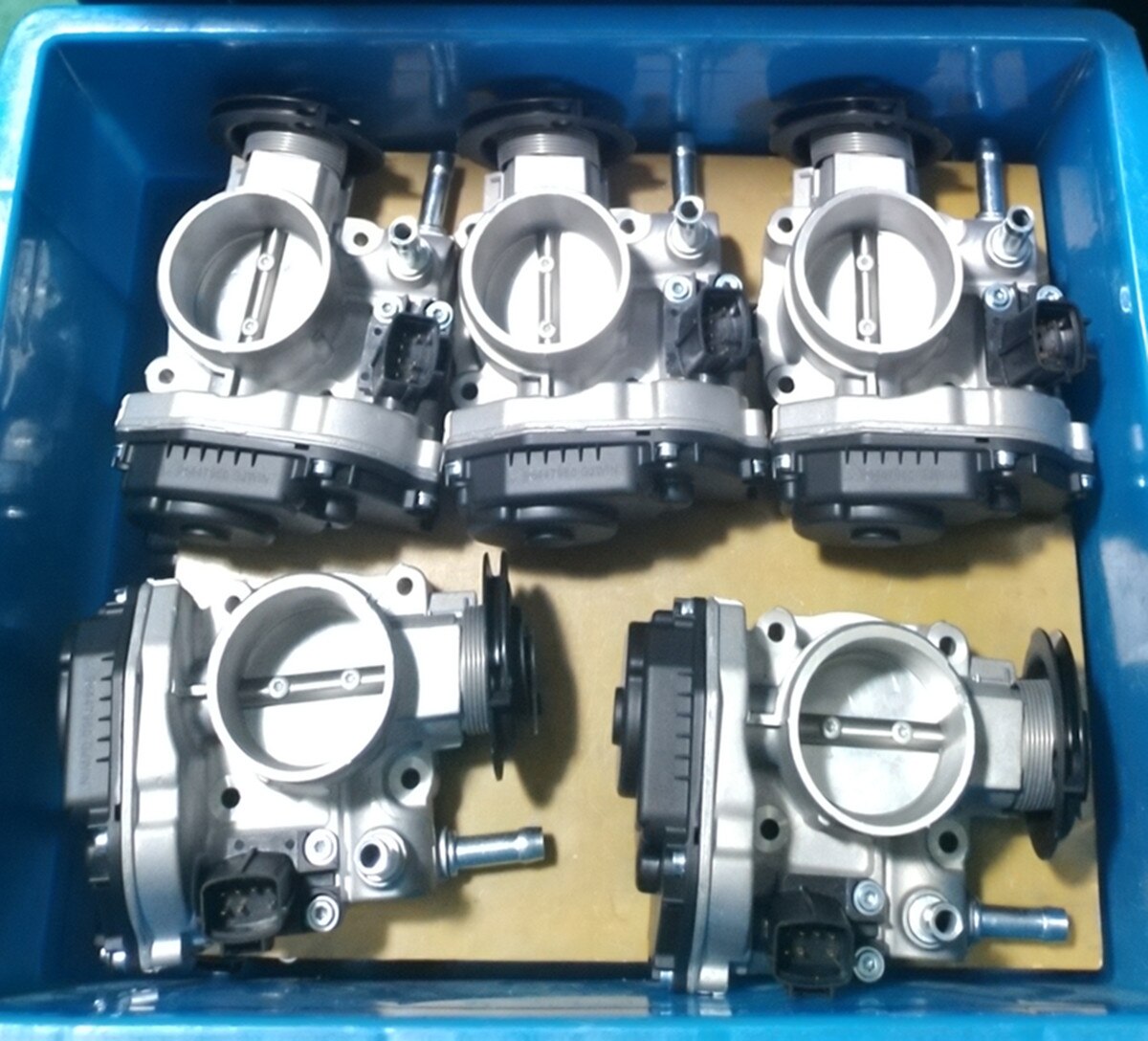 Throttle Body Assembly with Motor and TPS For Daewoo Chevrolet Lacetti Nubira Optra 1.0 OE 96394330 96815480 96447960