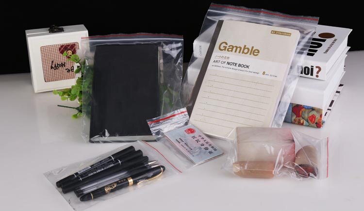 Brand Deli 3029 Thick plastic ziplock bags 10 # (24*34CM) 100PCS Layer thickness: 4um