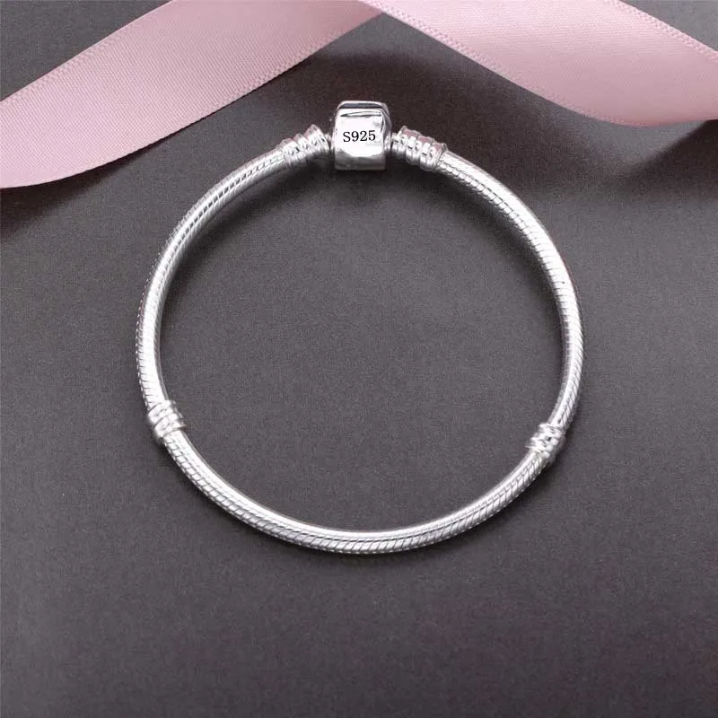 Handgefertigtes Original-Edelschmuck-Charme-Armbinde aus 925er-Sterlingsilber, weiche, glatte Schlangenknochen-Armbänder für Frauen