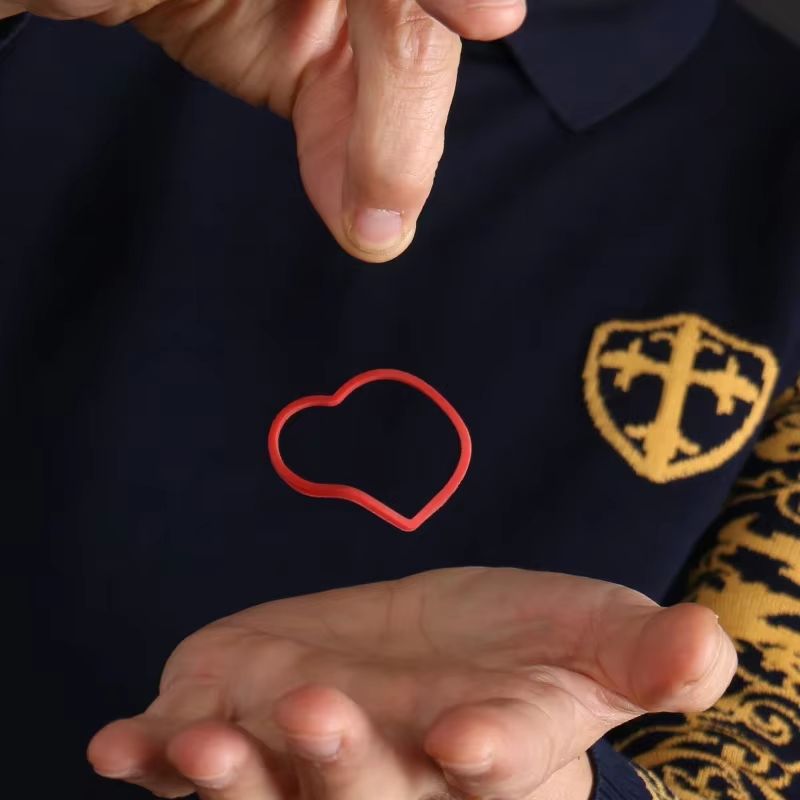 1 Sheet Invisible Thread Elastic Stretch Close up Stage Magic Tricks Floating Card Illusion Magia Magie Magicians Prop Accessory