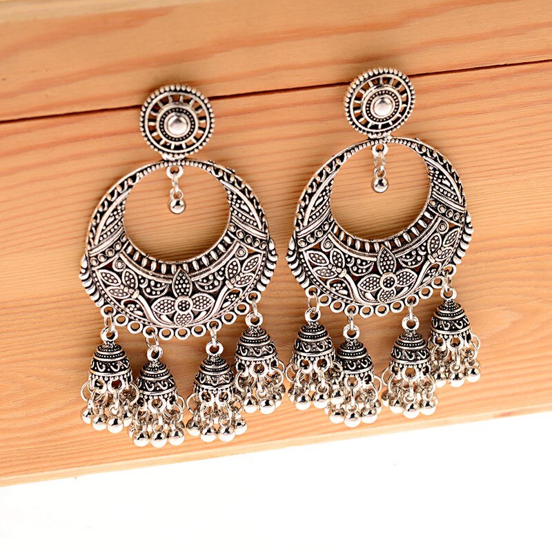 Pendientes étnicos de Jhumka para mujer, aretes redondos con flor hueca de Color plateado, joyería India Bohemia, pendientes de borla tallada de Egipto para mujer