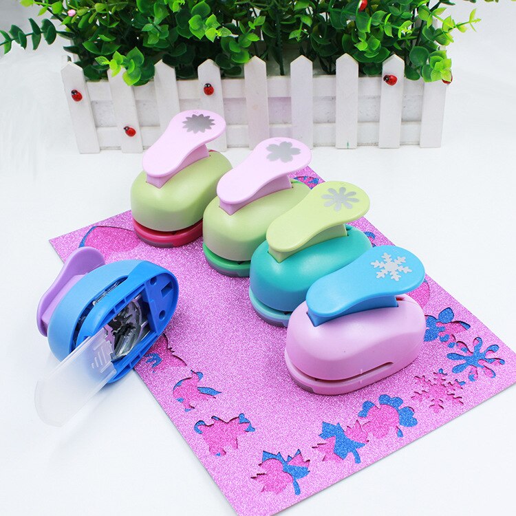 47mm-75mm Different Size Snowflake Shaped Craft Punch Child Diy Tools Paper Cutter Eva Scrapbook Christmas Snow Hole Puncher