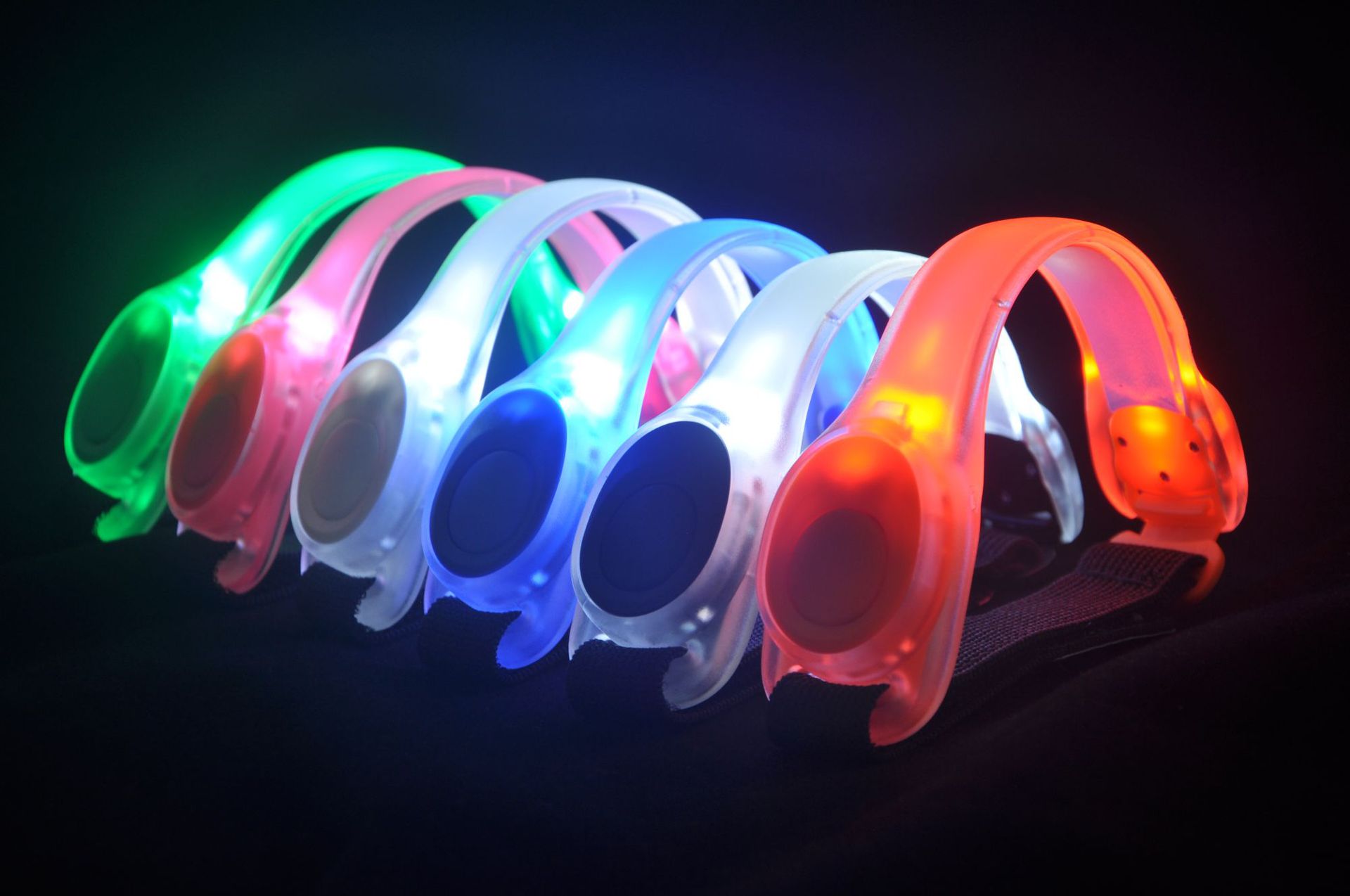 LED Ljusande Armband Justerbart Bärbart Löpbälte Glöd i Mörkret