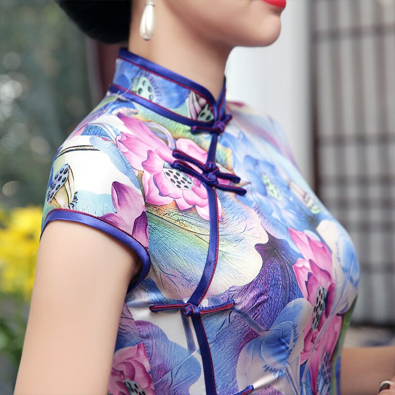 Zomerse korte mouwen bedrukte retro slanke lange cheongsam zijden dubbellaagse show catwalk cheongsam jurk qipao bloemenjurken