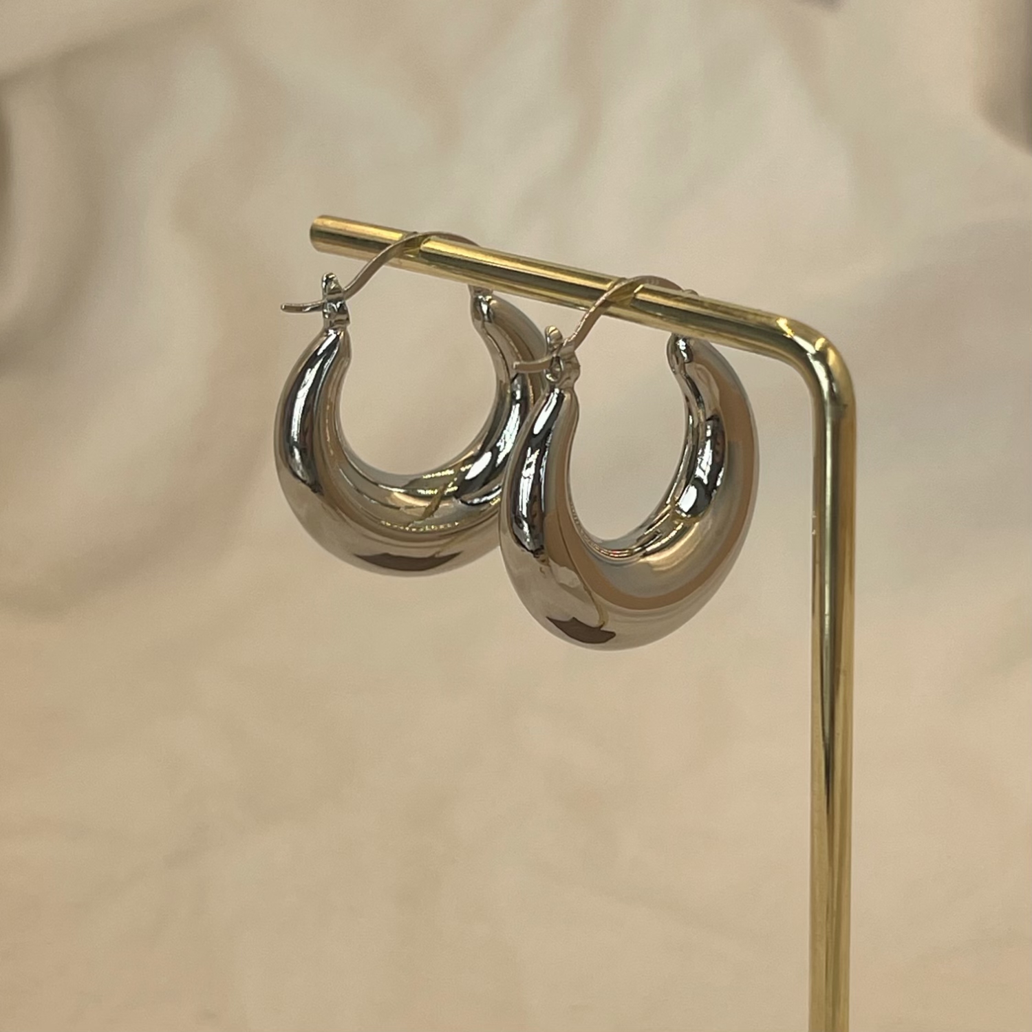 Pendientes de aro circulares grandes y exquisitos para mujer y niña, joyería grande de acero inoxidable para de boda, , estilo 2024: Blanco / Color amarillo dorado claro