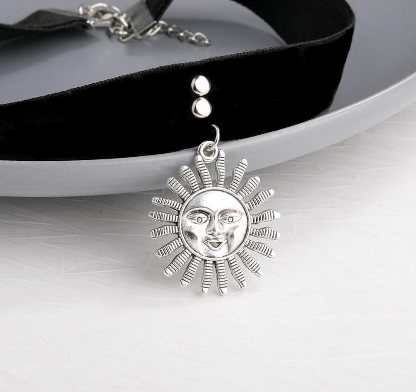 Vintage Vrouwen Gothic Leon De Mathilda Ketting Meisjes Zwarte Fluwelen Lint Retro Zon Vormige Choker Ketting: 2