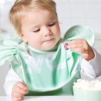 Luxury PU Baby Bibs Waterproof Feeding Baby Crumb Catcher Wipeable Pocket Bibs Washable Kids Sleeve Bib For 1-3 Years Old Child: Green