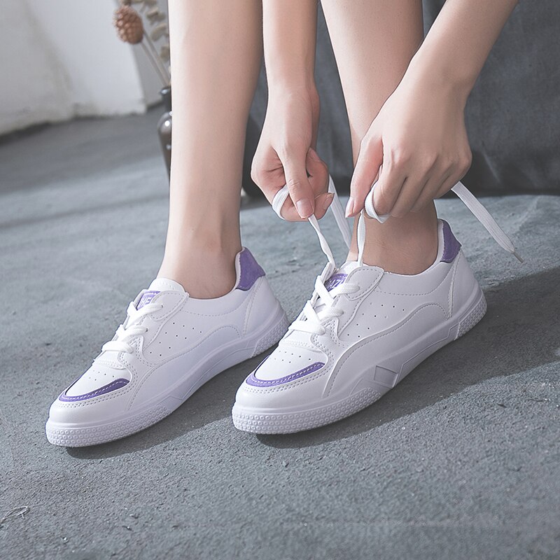 Goedkope damestennisschoenen, ademende wandelschoenen, sportschoenen van het merk dames, witte sportschoenen met platte zolen.