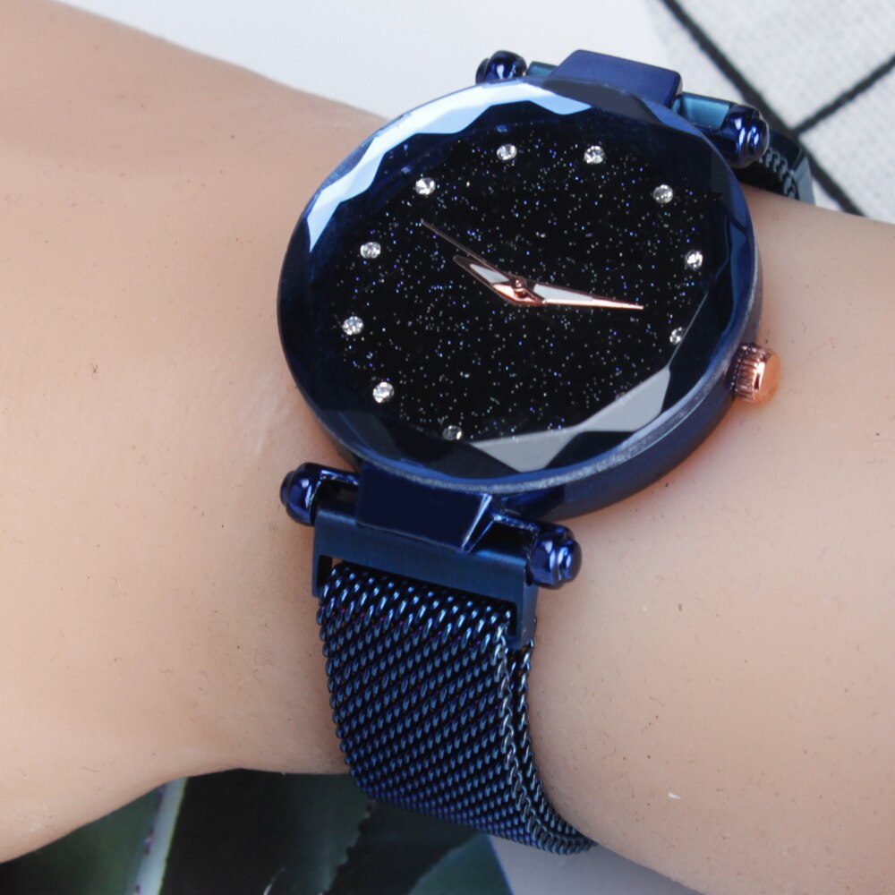 Online verkoop van beroemdheden, dameshorloge met ster en diamanten in lui magnetische gesp: Blauw