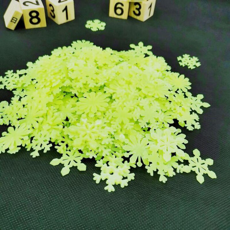 50pcs Window Decorations In The Dark Glow Snowflake Fluorescent Lamp 3D Sticker Christmas Children Bedroom Decoration: yellow