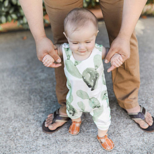 Ärmelloser strampler mit kaktusmotiv für babys und kleinkinder, mädchen und jungen