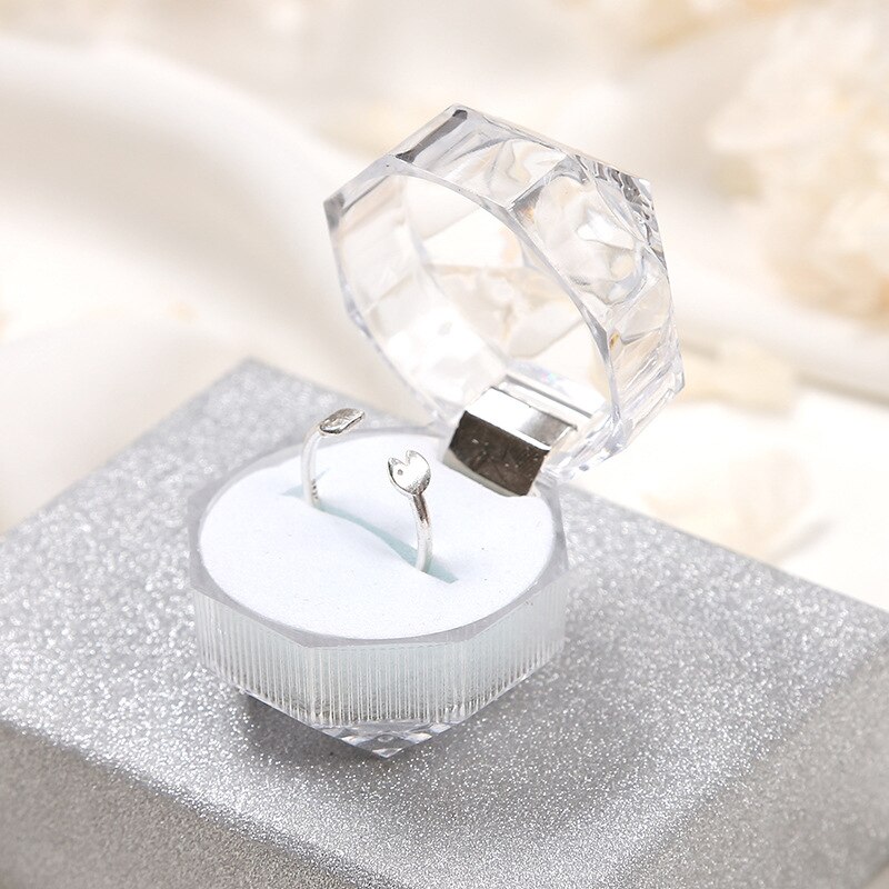 1PC Draagbare Elegante Acryl Transparante Ringen Oorbel Display Box Crystal Bruiloft Sieraden Pakket Box Vitrines 3.8*3.8cm: WHITE