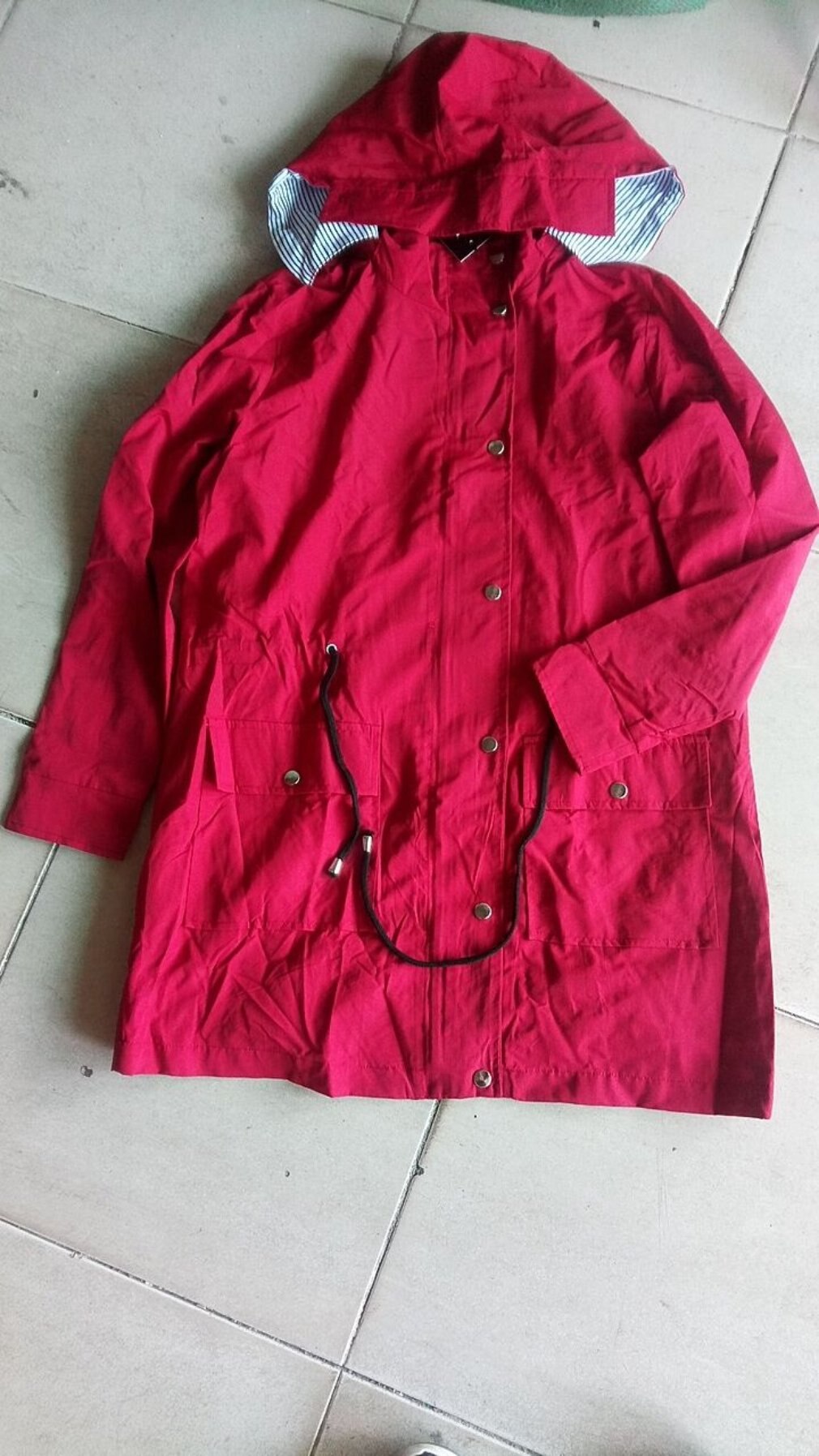 Veste Coupe-vent Snowgum – Taille M, Rouge, Imperméable, Randonnée Camping