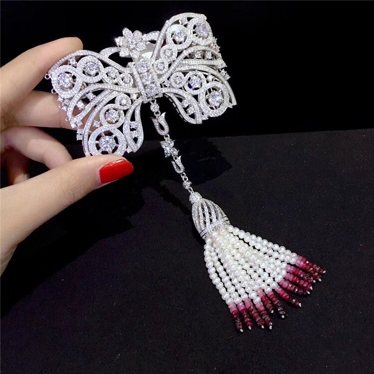 1 Pcs 68X90 Mm Gemengde Kleur Plated Clear Cz Pave Strik Ketting Hanger: Pear With Red Ruby