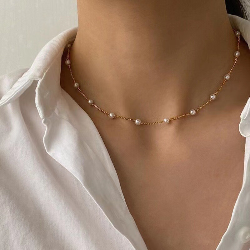 2023 Four Pearl Choker Necklaces Girl Summer Luxury Baroque Pearl Pendant Clavicle Chain For Women Jewelry: Gold-color