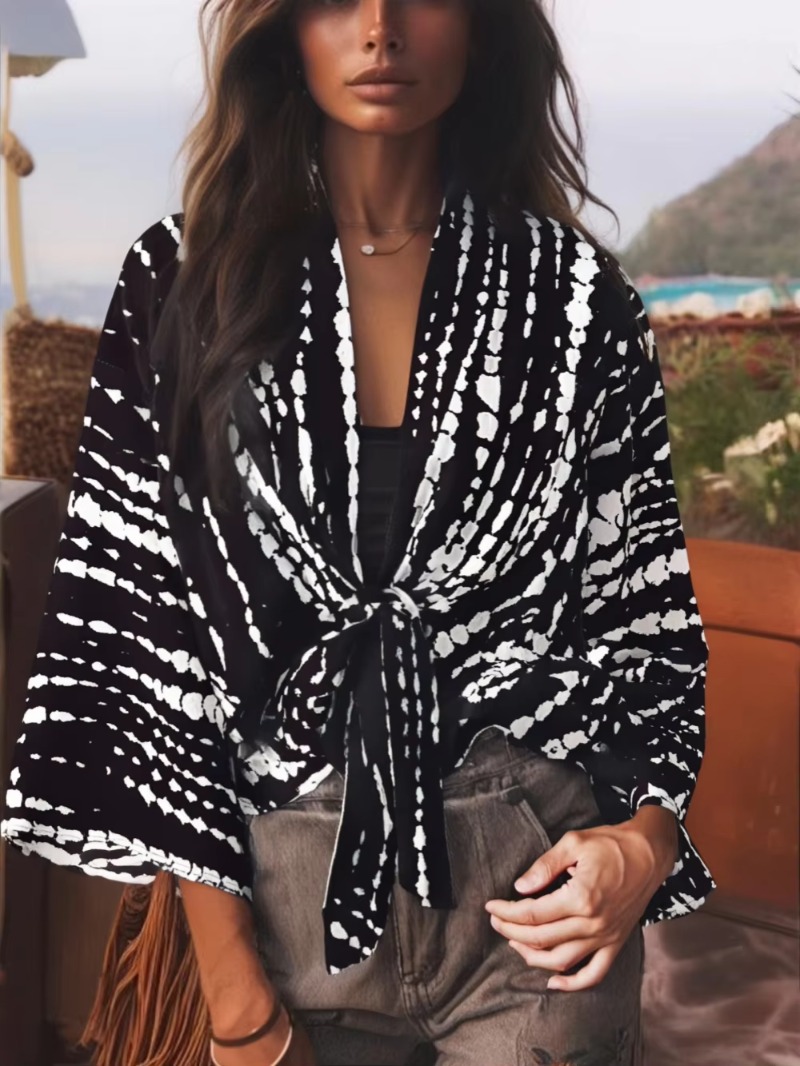 Boho Queens Women Short Robe Kimono Swimsuits Floral Batwing Sleeves Rayon Bohemian Bikini Cover Ups Beachwear