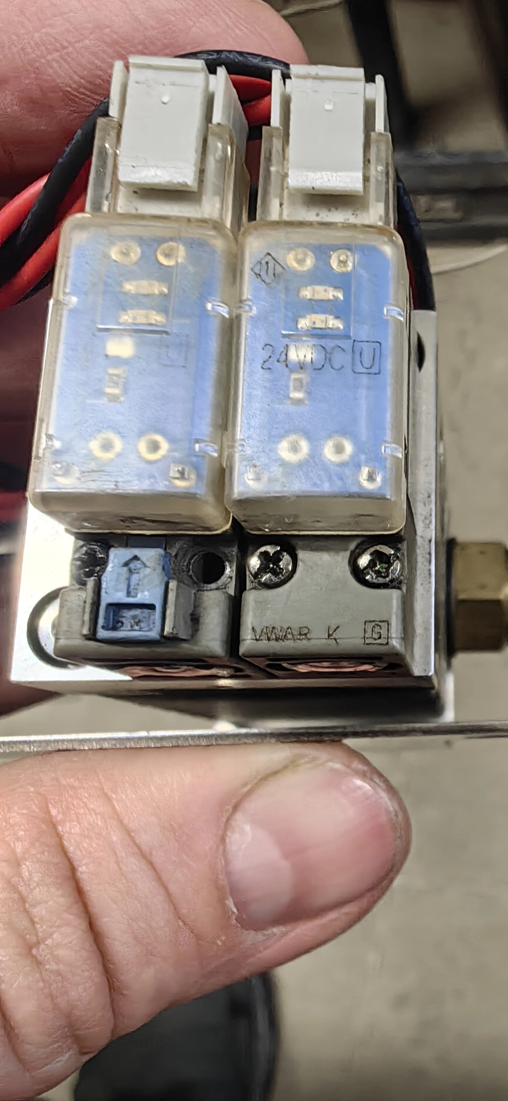 2 Stück Magnetventilspule V124-5MOU + V111-5MOU