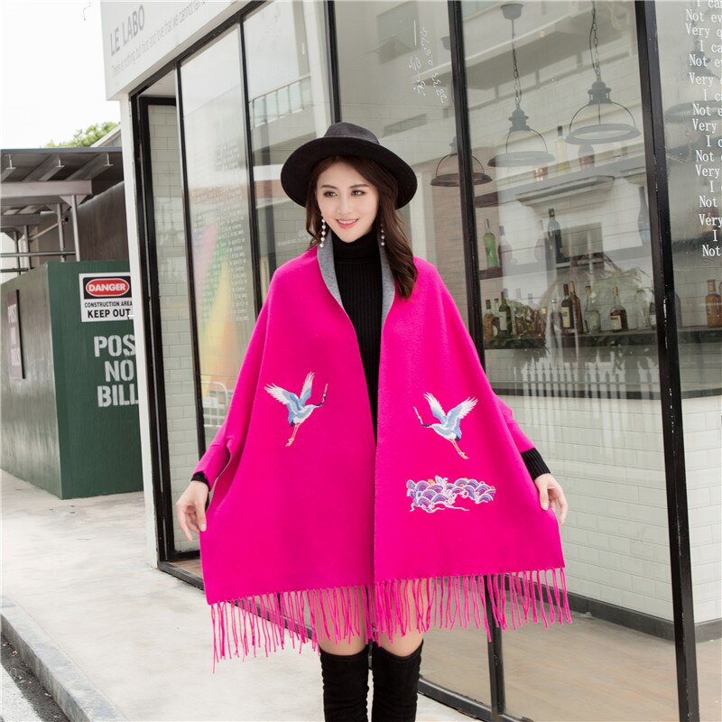 Dames sjaal borduren rode kraanvogel warme kwastjes poncho met mouwen wintersjaal cape voor dames dikke mantel: Rozenrood