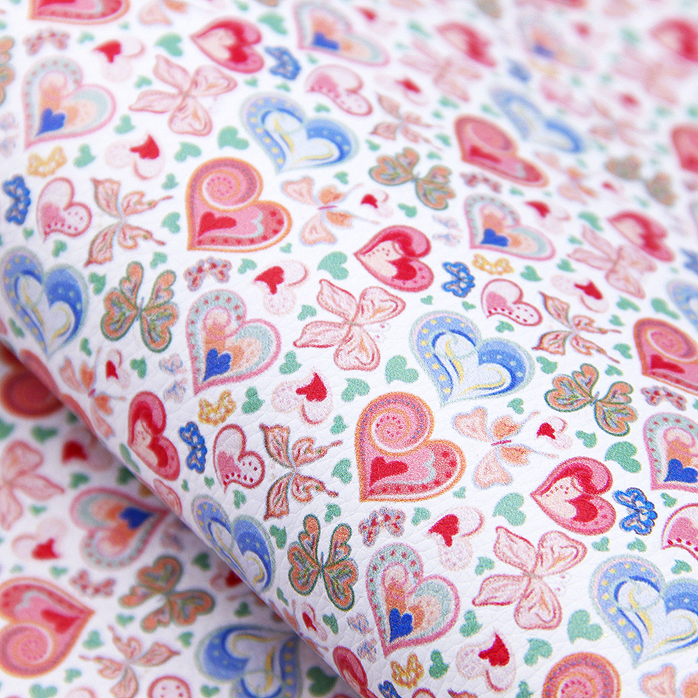 20*34cm litchi korn love heart trykt vinyl stof imiteret læder ark til gør-det-selv ,1 yc 9083