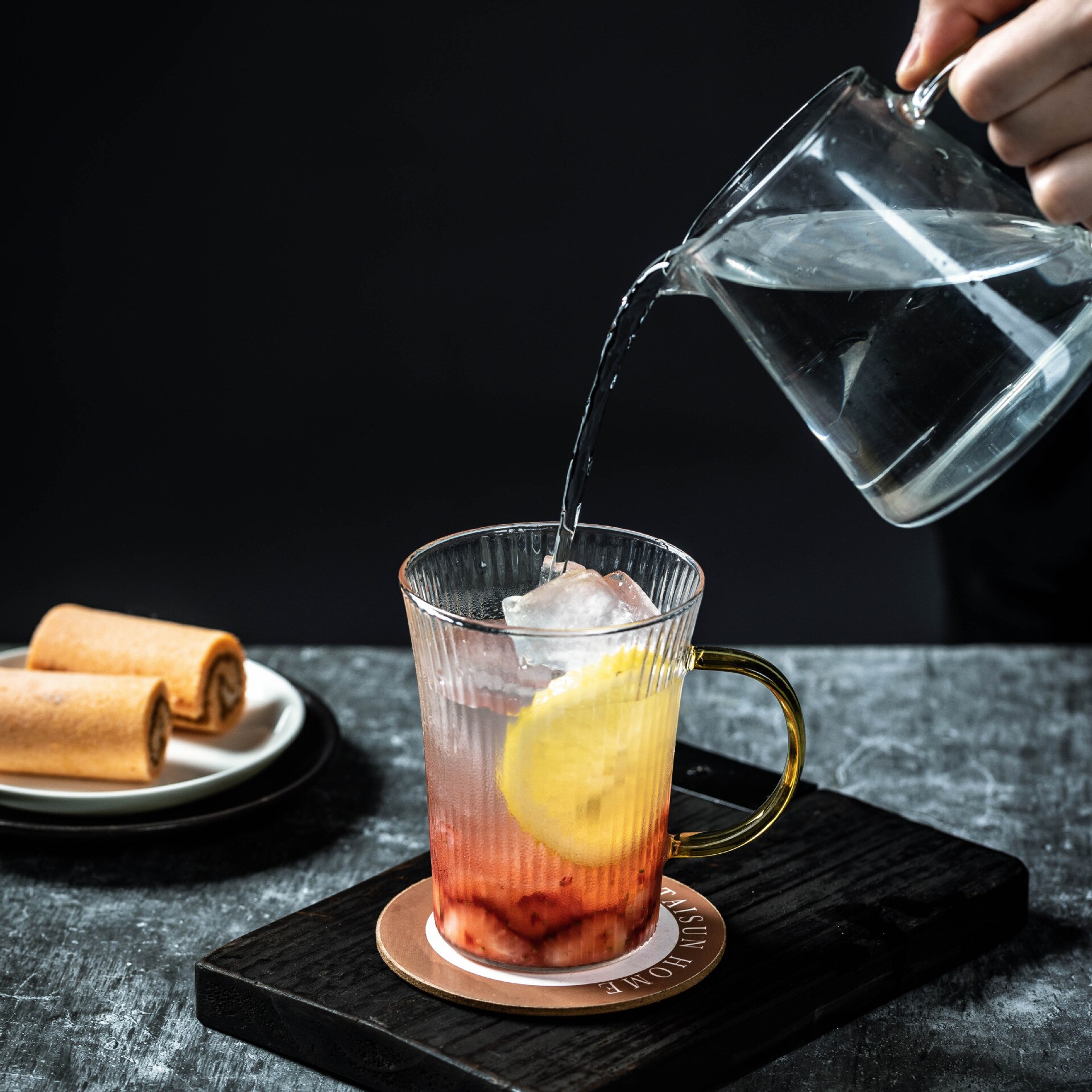 Lodret strped glas kop ins simpel frisk varme modstå juice kaffe mælk krus: Gul håndtag