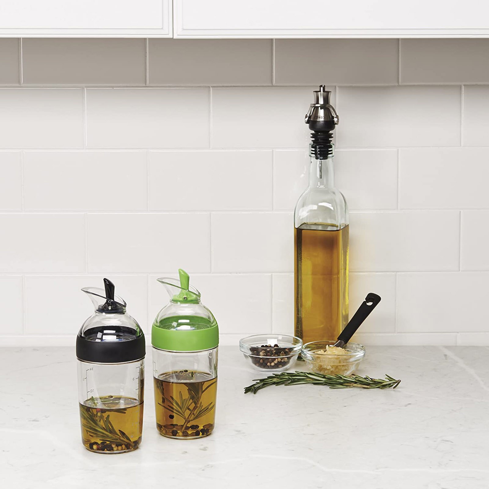 Easy Grips Small Salad Dressing Shaker Emulsifier Sauces Mixer with Scales