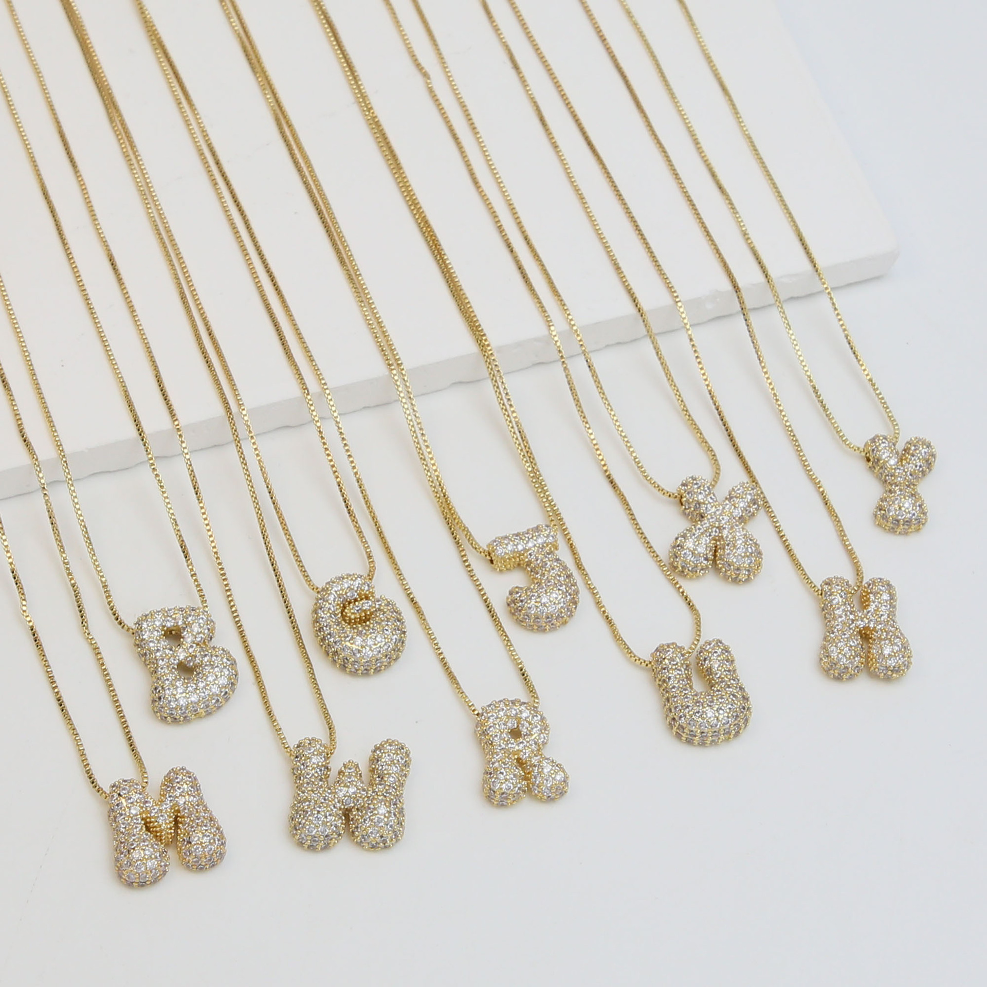 Vergulde ballonhanger met 26 letters van het alfabet, koperen zirkonia bubbelhanger met initialen voor vrouwen, persoonlijkheidsketting sieraden