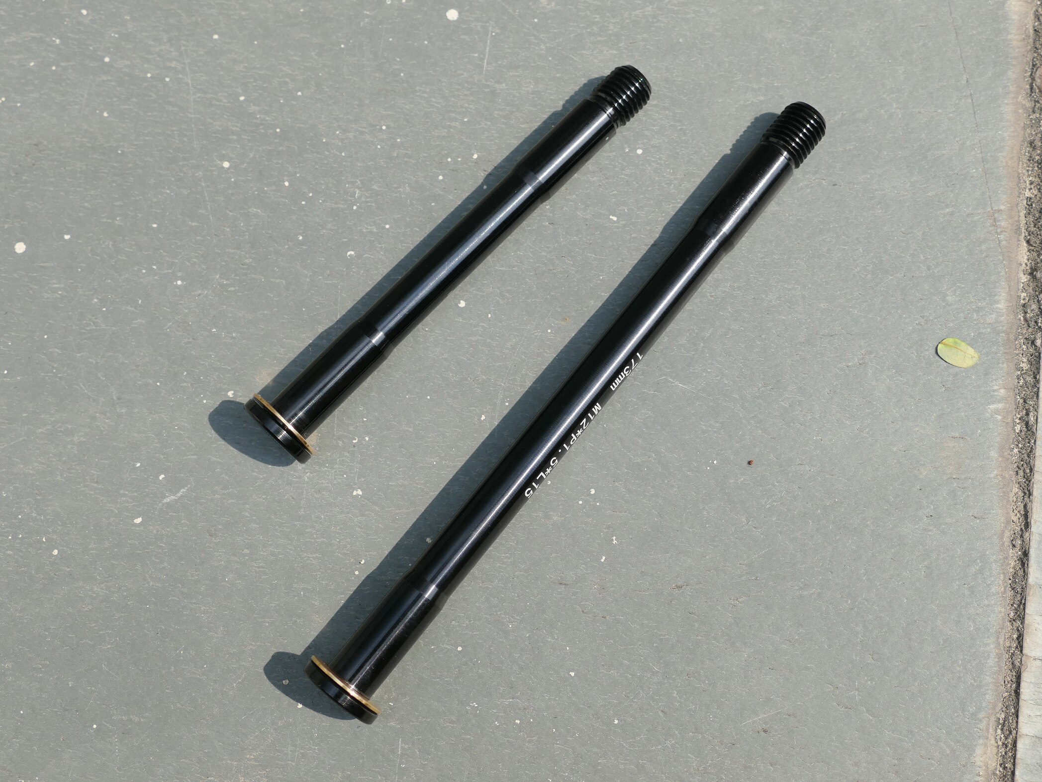 2 pcs axle ( Front & Rear ) Brand Road Gravel Bike Axle Thru-axle 142mm * 12mm Frame + 100mm * 12mm Front Fork