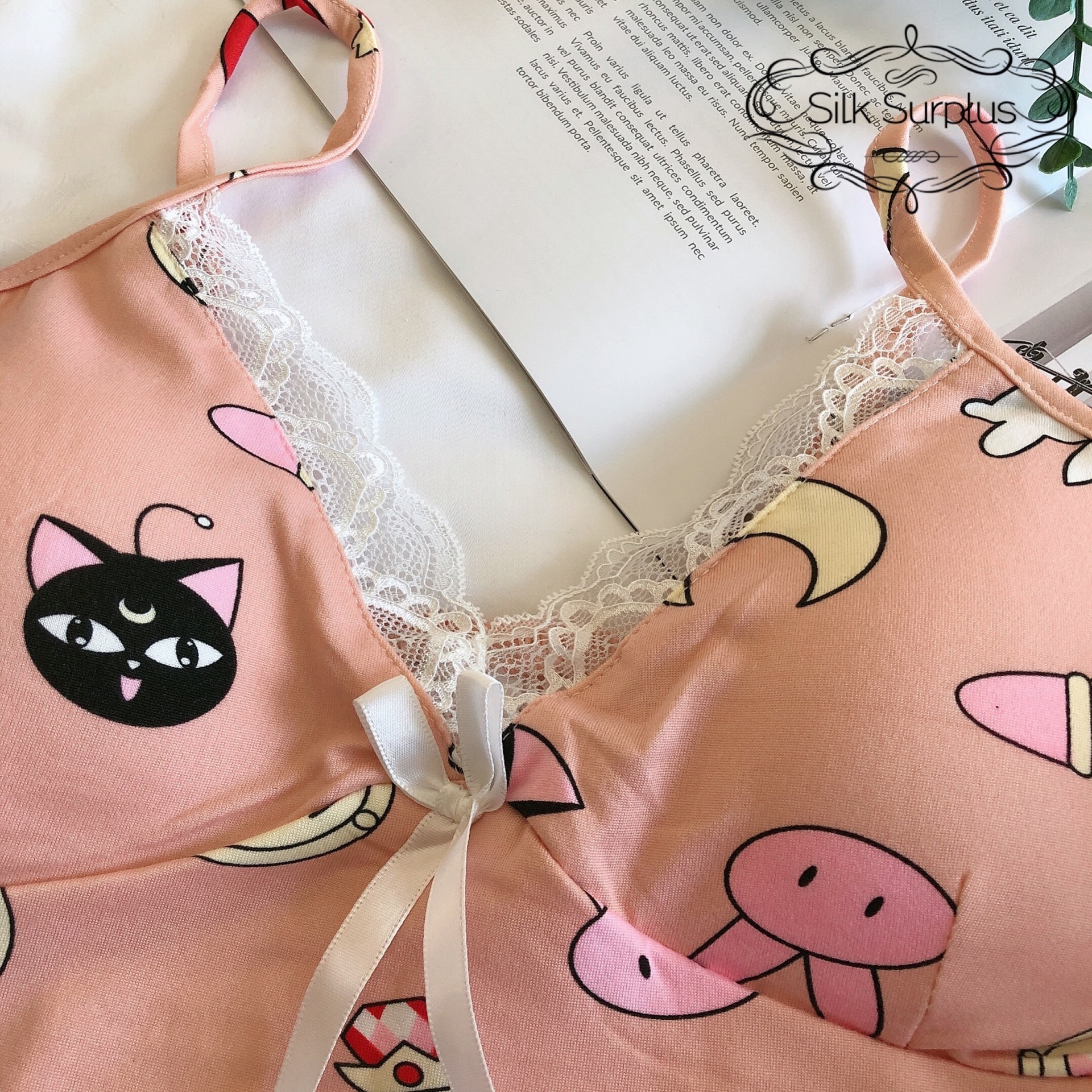 Conjuntos de Pijama Silka con estampado de Sailor Moon sin mangas, Pijama sexi para Mujer, ropa de casa con almohadilla en el pecho