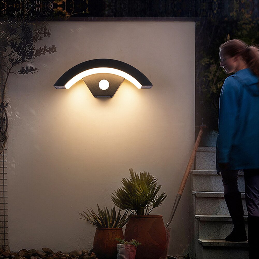 Applique Murale Imperméable en Aluminium au Moderne, Luminaire Décoratif d'Extérieur, Idéal pour un Jardin, une Véranda ou une Maison