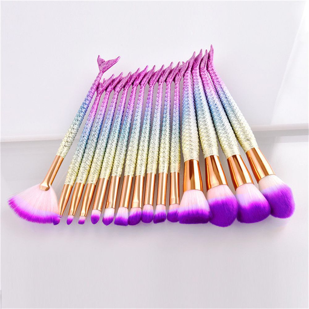 1PC beauté maquillage trousse à outils sirène queue de poisson pinceaux de maquillage Pro fard à paupières visage Contour fond de teint correcteur Blush brosse cosmétique