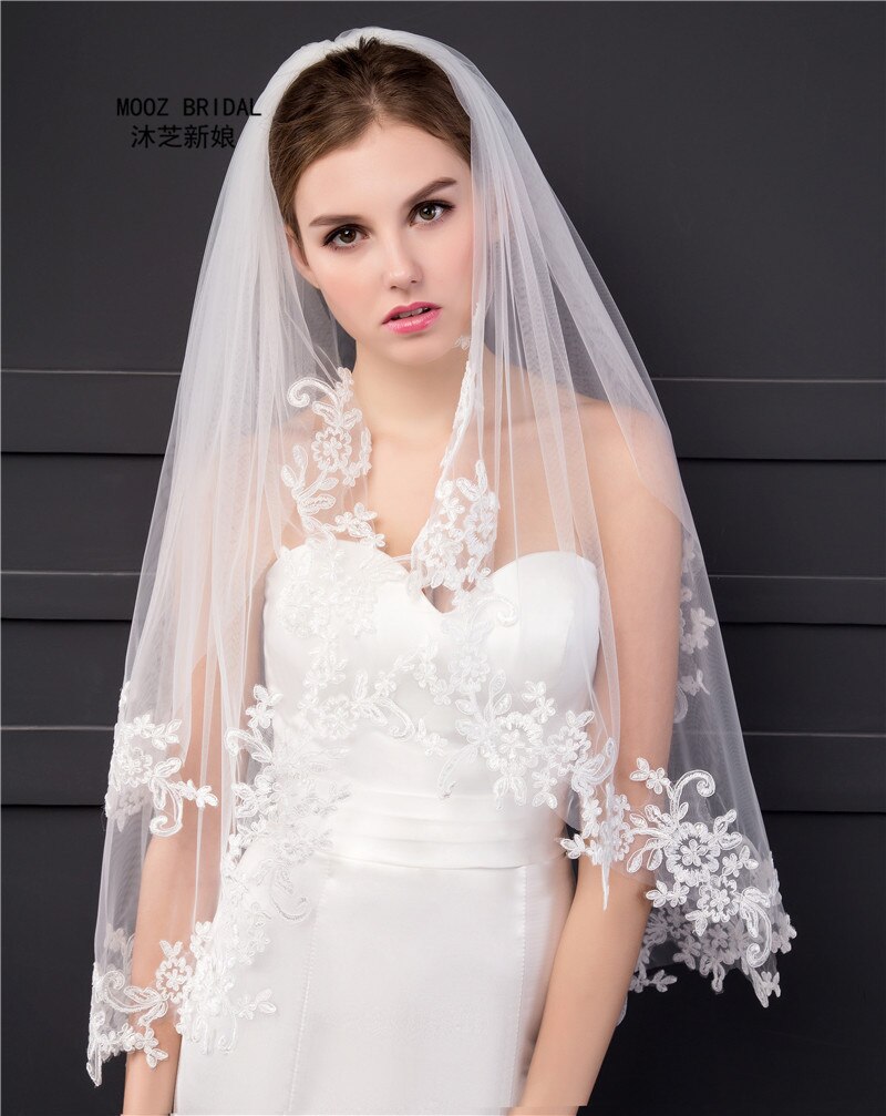 Coude longueur voile en Stock deux couches Appliques dentelle doux Tulle mariage voiles de mariée avec peigne en métal