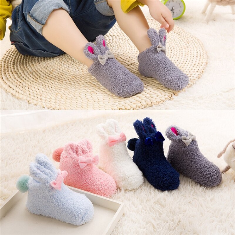 Schöne Baby Jungen Mädchen Infant Winter Korallen Fleece Cartoon Socken Warme Anti Slip Boden Socken Kinder Socken Grau, rosa, Weiß Unisex