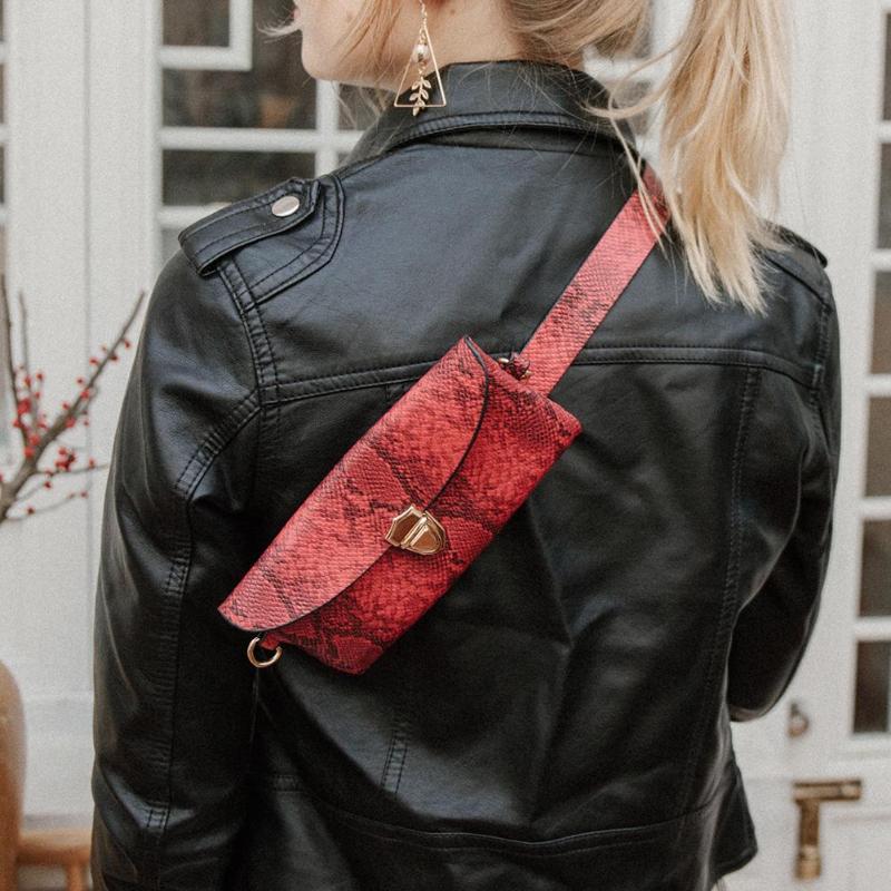 Chain Waist Bags Women PU Leather Fanny Packs Shoulder Bag Phone Pouch Snake Print Belt Bag Wallet Purse for Ladies