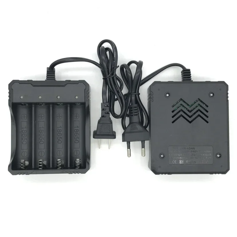 4 Ladegeräte, 4 Steckplätze, Kabelladegerät für 18650 Akku-Ladegerät, intelligentes Schnellladen für 18650 Li-Ion-Akku, Taschenlampen-Akku